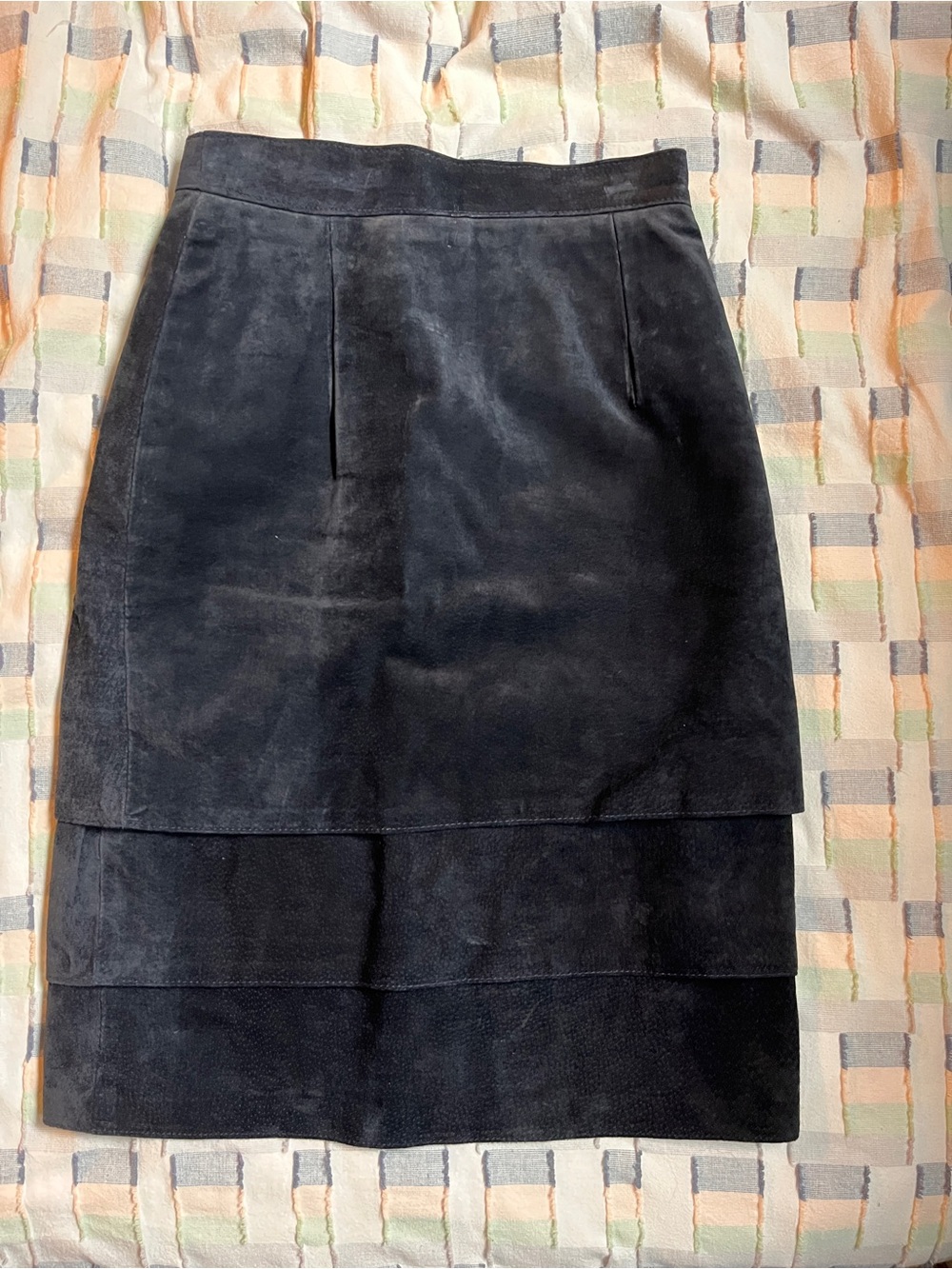 Vintage navy suede tiered pencil skirt from Danier Sport. Size 4.